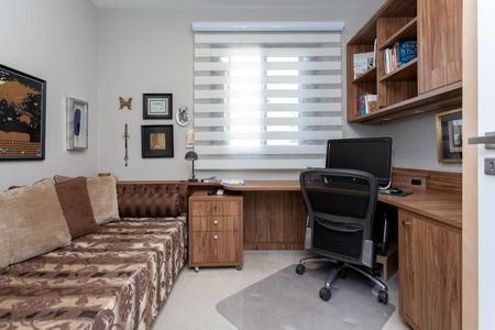 Apartamento à venda com 167m², 4 quartos e 2 vagas Apartamento à venda com 167m², 4 quartos e 2 vagasEscritório