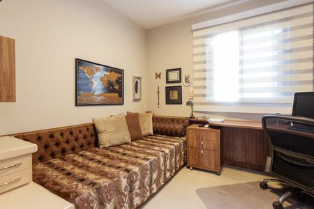 Apartamento à venda com 167m², 4 quartos e 2 vagas Apartamento à venda com 167m², 4 quartos e 2 vagasEscritório