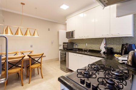 Apartamento à venda com 167m², 4 quartos e 2 vagas Apartamento à venda com 167m², 4 quartos e 2 vagasCozinha