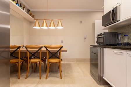 Apartamento à venda com 167m², 4 quartos e 2 vagas Apartamento à venda com 167m², 4 quartos e 2 vagasCozinha