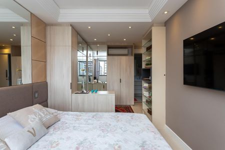 Apartamento à venda com 167m², 4 quartos e 2 vagas Apartamento à venda com 167m², 4 quartos e 2 vagasSuíte