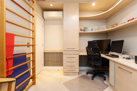 Apartamento à venda com 167m², 4 quartos e 2 vagas Apartamento à venda com 167m², 4 quartos e 2 vagasAcademia
