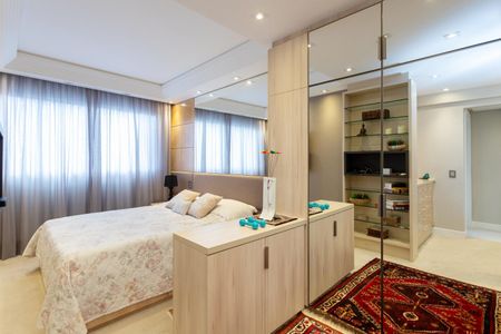 Apartamento à venda com 167m², 4 quartos e 2 vagas Apartamento à venda com 167m², 4 quartos e 2 vagasSuíte