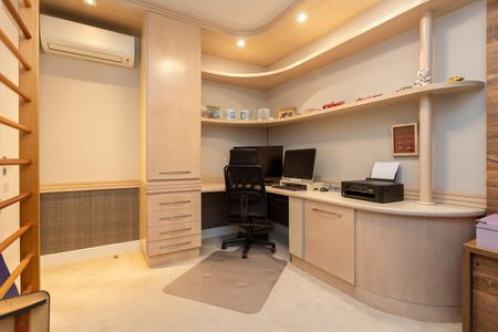 Apartamento à venda com 167m², 4 quartos e 2 vagas Apartamento à venda com 167m², 4 quartos e 2 vagasAcademia