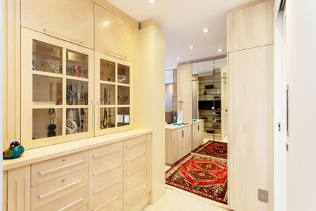 Apartamento à venda com 167m², 4 quartos e 2 vagas Apartamento à venda com 167m², 4 quartos e 2 vagasSuíte