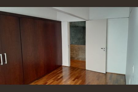 Casa à venda com 4 quartos, 295m² em Boaçava, São Paulo