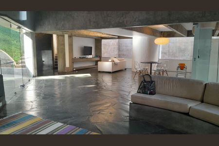 Casa à venda com 4 quartos, 295m² em Boaçava, São Paulo