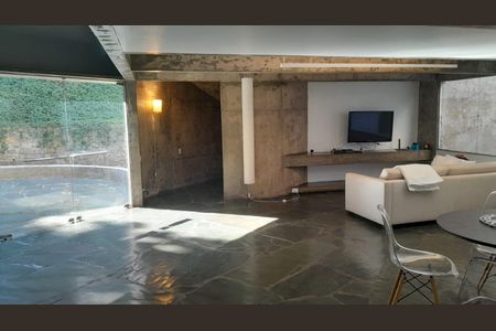 Casa à venda com 295m², 4 quartos e 5 vagas