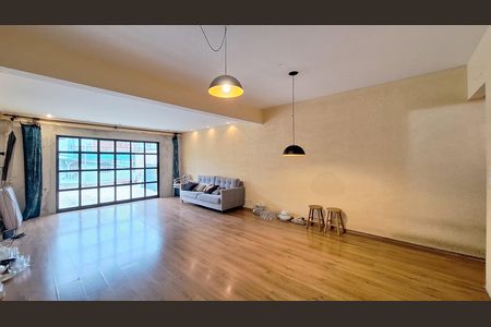 Sala de casa à venda com 3 quartos, 153m² em Vila Anglo Brasileira, São Paulo