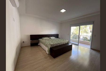 Casa de condomínio à venda com 331m², 5 quartos e 4 vagas