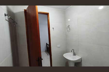 Banheiro de casa para alugar com 1 quarto, 20m² em Vila Santa Margarida, Ferraz de Vasconcelos