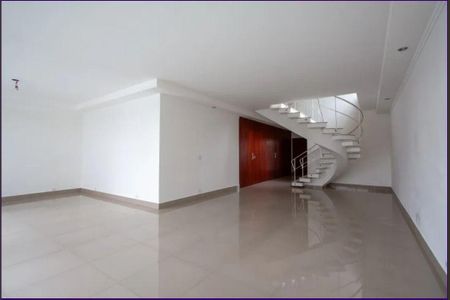 Casa à venda com 3 quartos, 360m² em Granja Julieta, São Paulo