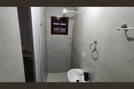 Banheiro de casa para alugar com 1 quarto, 20m² em Vila Santa Margarida, Ferraz de Vasconcelos