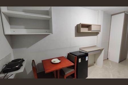 Kitnet de casa para alugar com 1 quarto, 20m² em Vila Santa Margarida, Ferraz de Vasconcelos