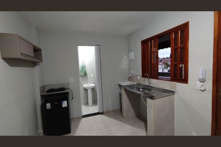Kitnet de casa para alugar com 1 quarto, 20m² em Vila Santa Margarida, Ferraz de Vasconcelos