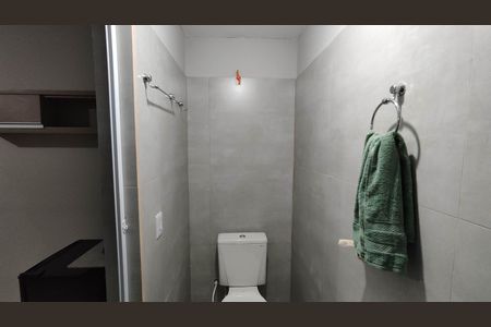 Banheiro de casa para alugar com 1 quarto, 20m² em Vila Santa Margarida, Ferraz de Vasconcelos