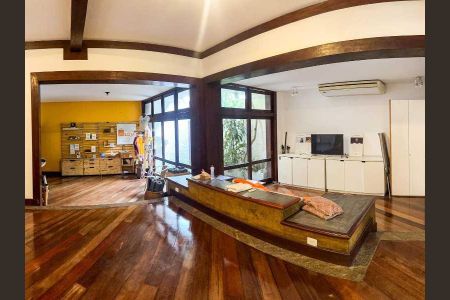 Casa à venda com 687m², 6 quartos e 4 vagas