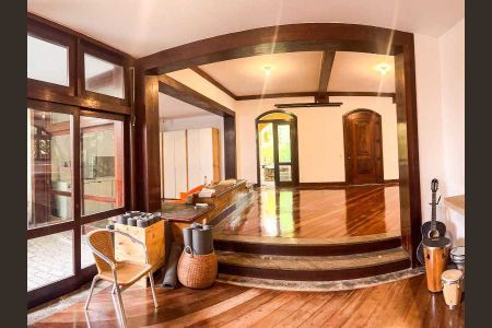 Casa à venda com 687m², 6 quartos e 4 vagas