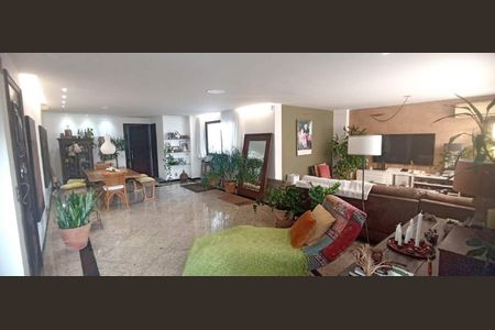 Apartamento à venda com 222m², 3 quartos e 3 vagas