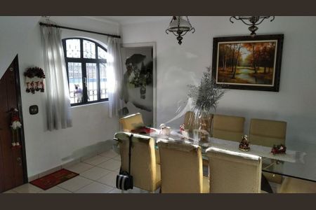 Casa à venda com 3 quartos, 244m² em Jardim Prudência, São Paulo