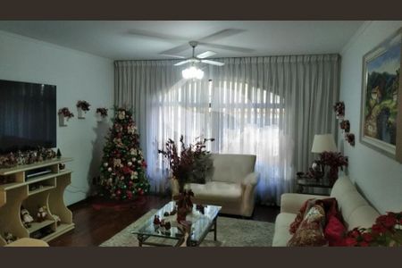 Casa à venda com 3 quartos, 244m² em Jardim Prudência, São Paulo