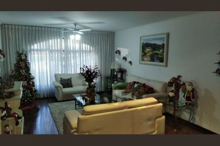 Casa à venda com 3 quartos, 244m² em Jardim Prudência, São Paulo