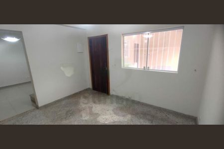 Casa à venda com 3 quartos, 182m² em Cidade Dutra, São Paulo