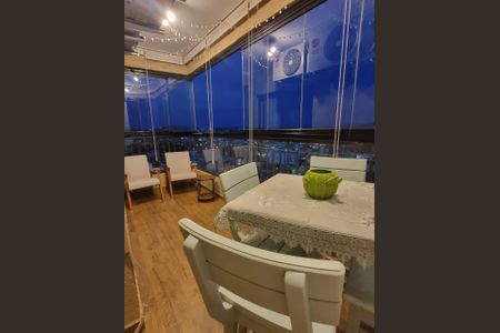 Apartamento à venda com 84m², 3 quartos e 2 vagasVaranda