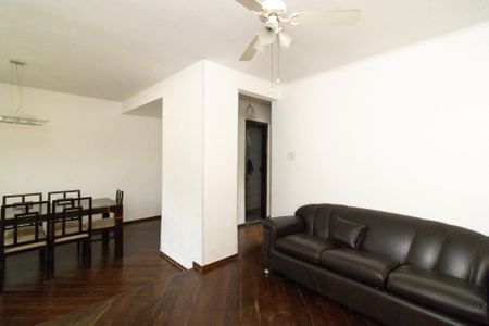 Casa para alugar com 320m², 3 quartos e 2 vagasSala