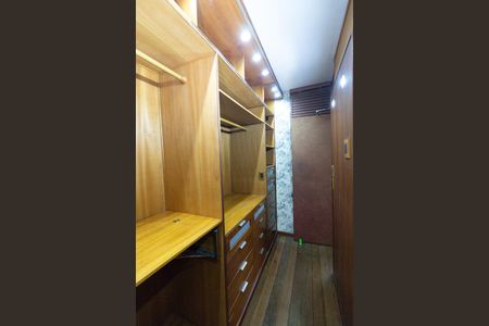 Casa para alugar com 320m², 3 quartos e 2 vagasCloset do quarto 4