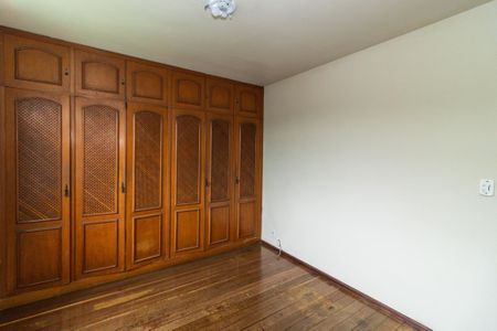 Casa para alugar com 320m², 3 quartos e 2 vagasQuarto 1