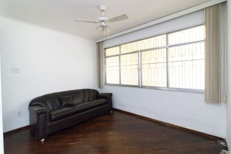 Casa para alugar com 320m², 3 quartos e 2 vagasSala
