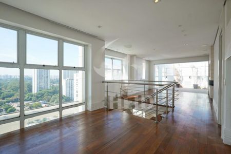 Apartamento à venda com 311m², 4 quartos e 4 vagas