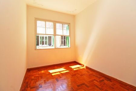 Quarto de apartamento à venda com 3 quartos, 70m² em Agronomia, Porto Alegre