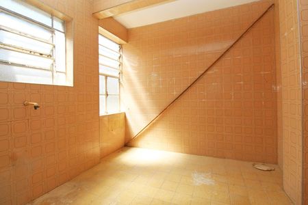 Cozinha de apartamento à venda com 3 quartos, 70m² em Agronomia, Porto Alegre