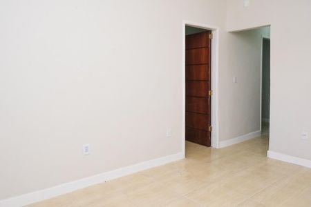 Casa para alugar com 70m², 3 quartos e sem vaga Casa para alugar com 70m², 3 quartos e sem vagaSala