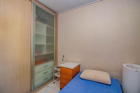 Quarto 2 de casa para alugar com 3 quartos, 150m² em Jardim Sabará, Porto Alegre