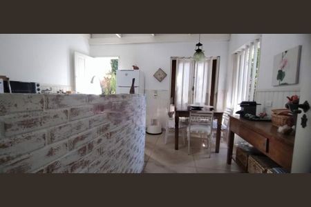 Casa à venda com 135m², 4 quartos e 1 vaga