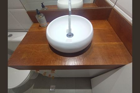 Apartamento à venda com 64m², 2 quartos e 1 vaga Apartamento à venda com 64m², 2 quartos e 1 vagaBanheiro pia