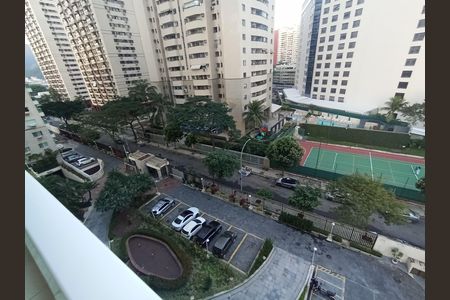 Apartamento à venda com 64m², 2 quartos e 1 vaga Apartamento à venda com 64m², 2 quartos e 1 vagaVista