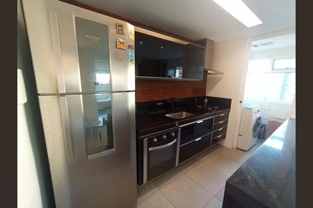 Cozinha de apartamento à venda com 2 quartos, 64m² em Barra da Tijuca, Rio de Janeiro