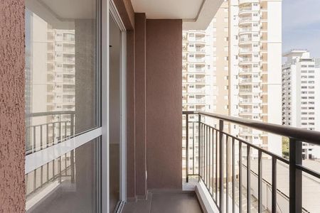 Studio à venda com 33m², 1 quarto e sem vaga Studio à venda com 33m², 1 quarto e sem vagaVaranda