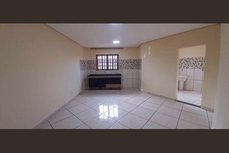 Casa para alugar com 60m², 2 quartos e 2 vagas Casa para alugar com 60m², 2 quartos e 2 vagasCozinha