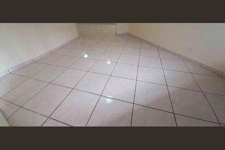 Casa para alugar com 60m², 2 quartos e 2 vagas