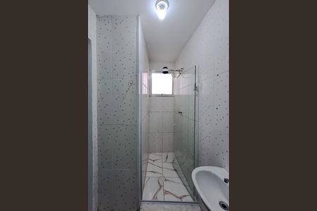 Banheiro de kitnet/studio para alugar com 1 quarto, 28m² em Sé, São Paulo