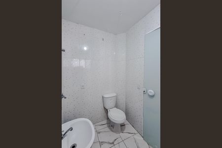 Banheiro de kitnet/studio para alugar com 1 quarto, 28m² em Sé, São Paulo