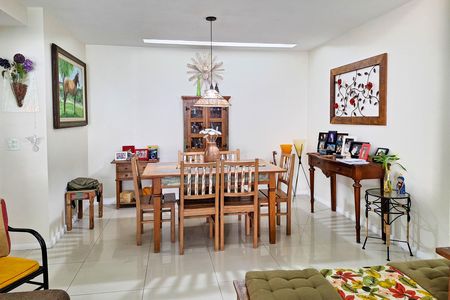 Sala de apartamento à venda com 3 quartos, 127m² em Charitas, Niterói