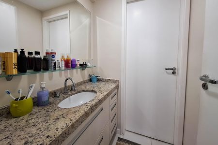 Apartamento à venda com 127m², 3 quartos e 2 vagas Apartamento à venda com 127m², 3 quartos e 2 vagasBanheiro da Suíte 2
