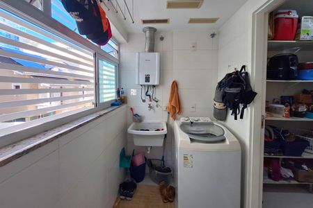 Apartamento à venda com 127m², 3 quartos e 2 vagas Apartamento à venda com 127m², 3 quartos e 2 vagasÁrea de Serviço