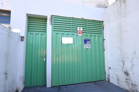 Casa para alugar com 55m², 2 quartos e 1 vaga Casa para alugar com 55m², 2 quartos e 1 vagaFachada